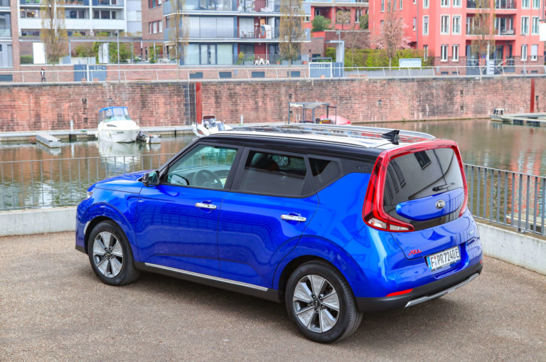 Kia e-Soul 64 kWh 3/4 achteraanzicht