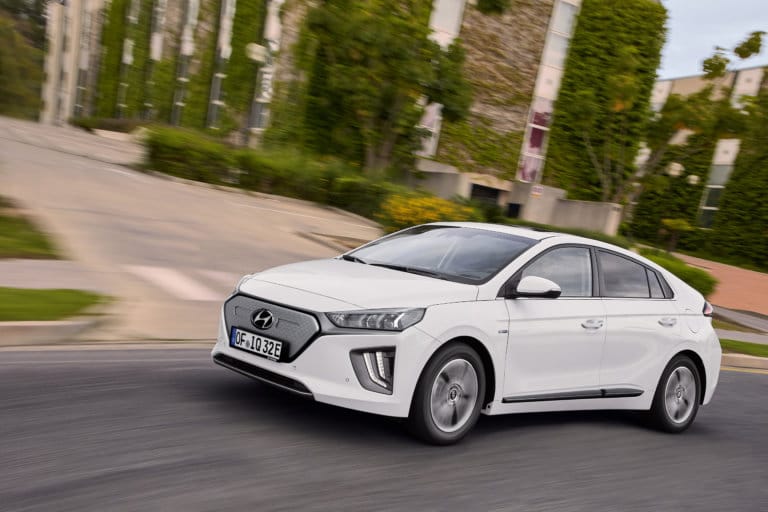 Hyundai IONIQ elektrisch 38 kWh dynamisch rijden