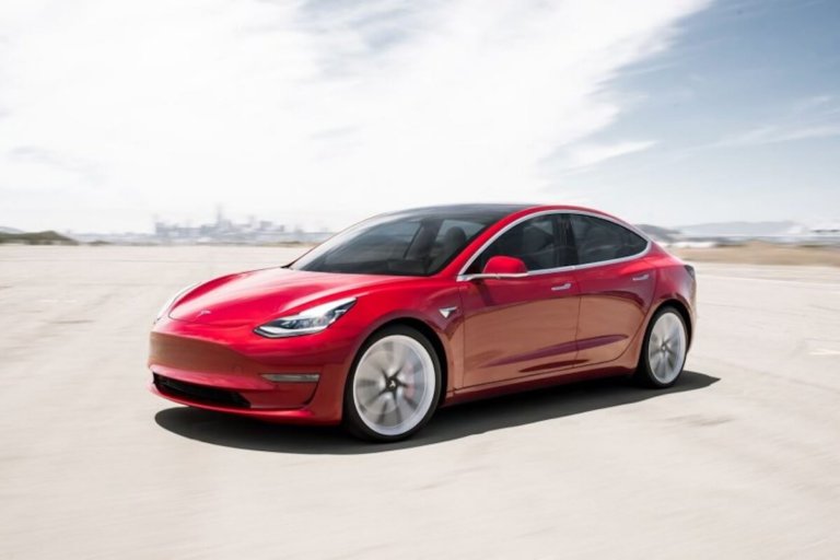Tesla model 3 vs Kia e Niro rouge