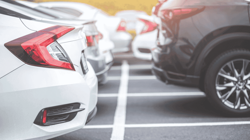 Voitures électriques dans le parking