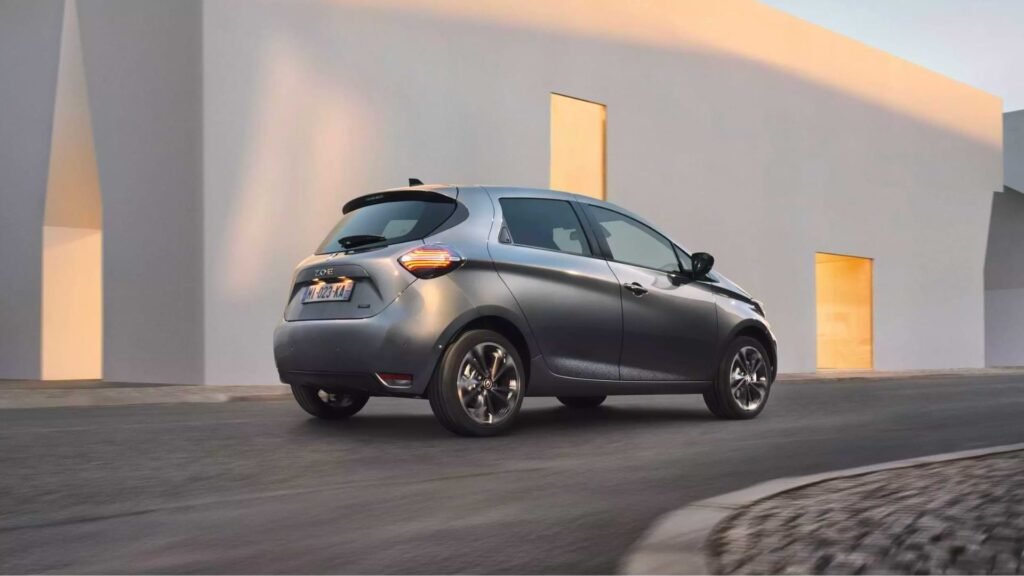 Renault ZOE achter diagonaal