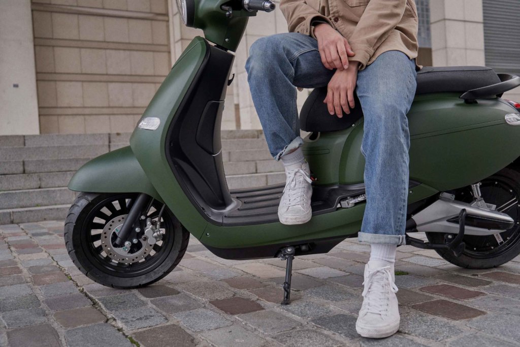 Brumaire electric scooter