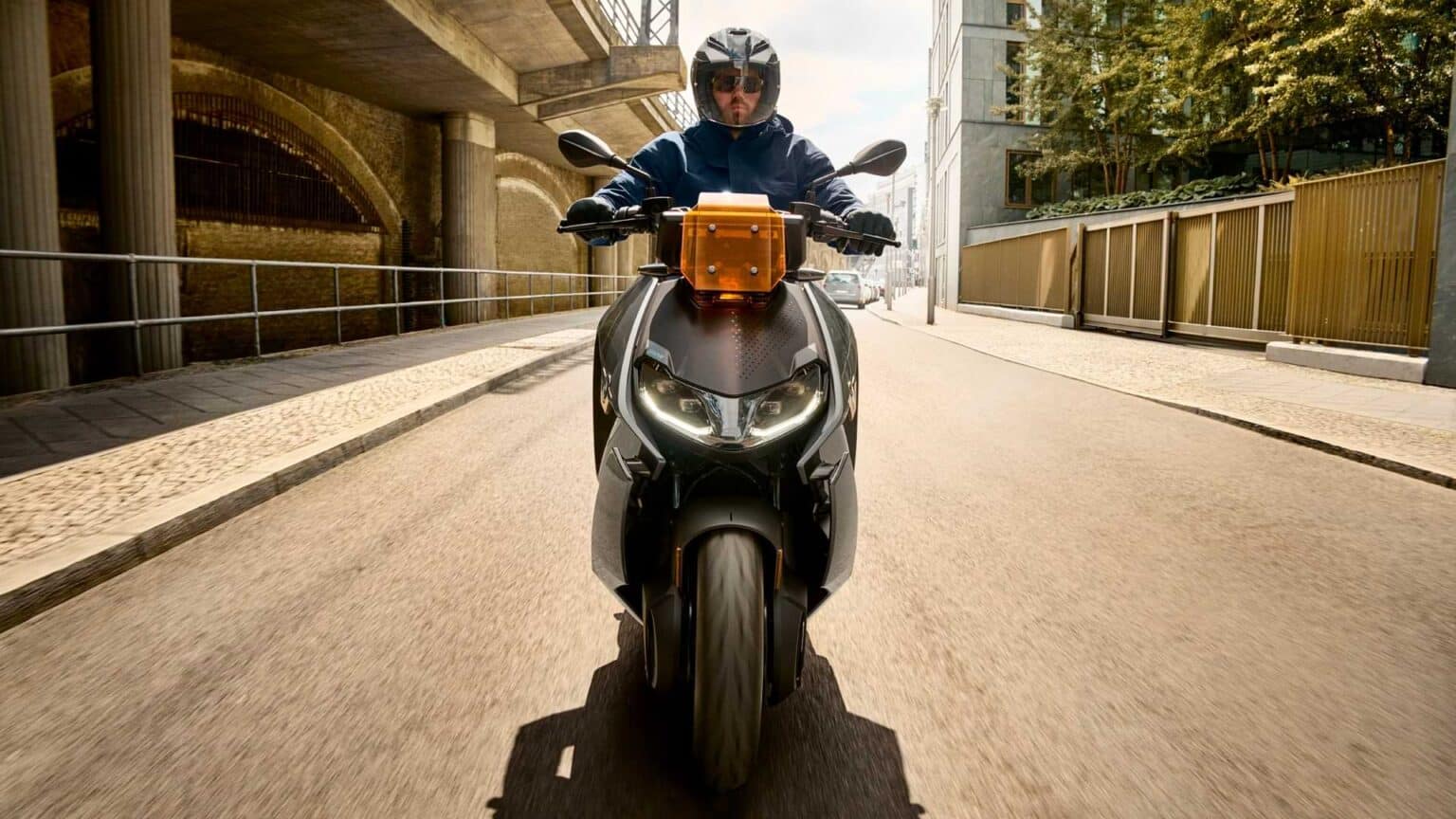 BMW CE04