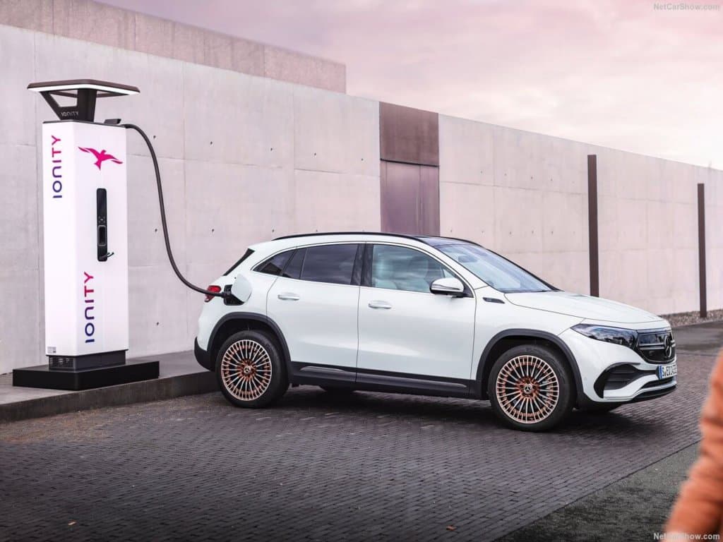 Mercedes EQA