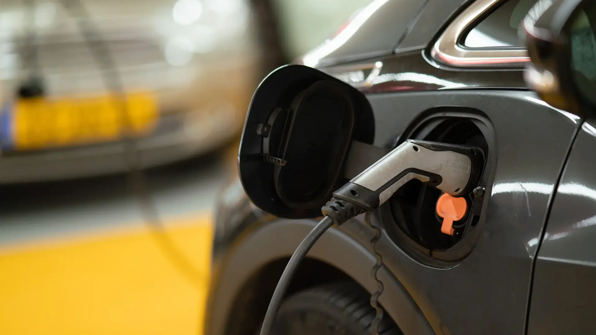 Top Benefits of Driving an Electric Car Advantages