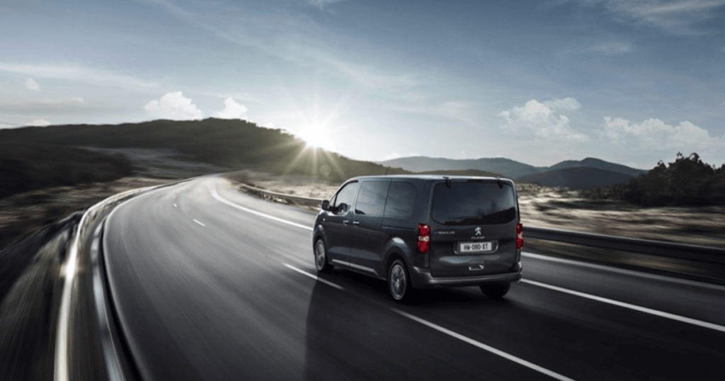 Peugeot e-Traveller van familial