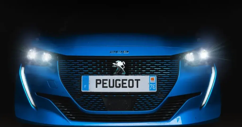 peugeot-e-208-avant