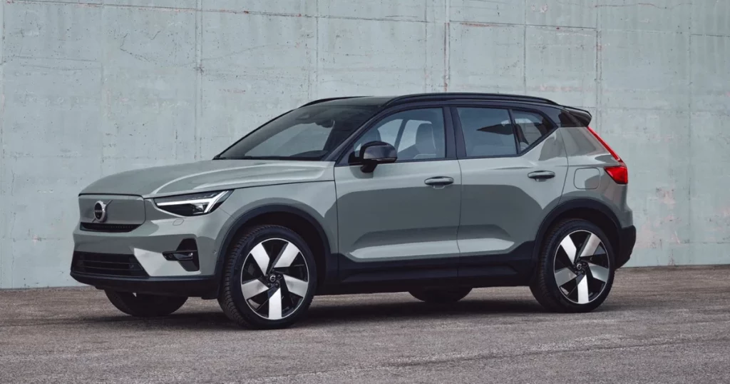 Volvo XC40 electric car Beev