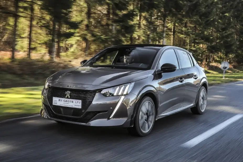 peugeot e 208 front side