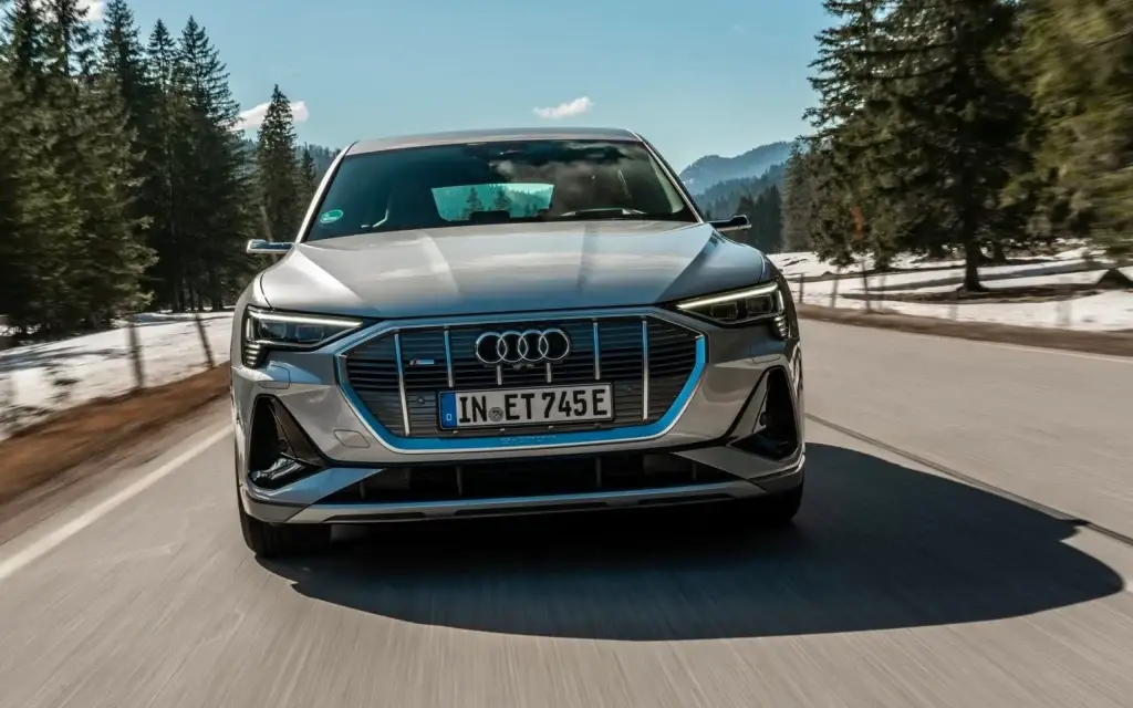 Audi e-tron Sportback Motorhaube