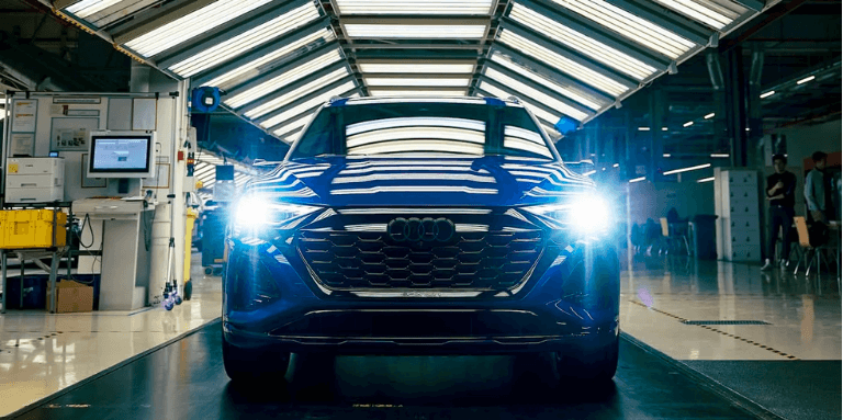 audi etron usine