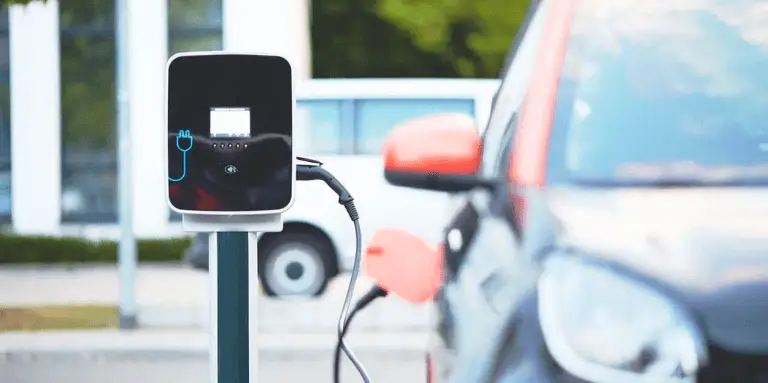 Borne recharge entreprise transport logistique