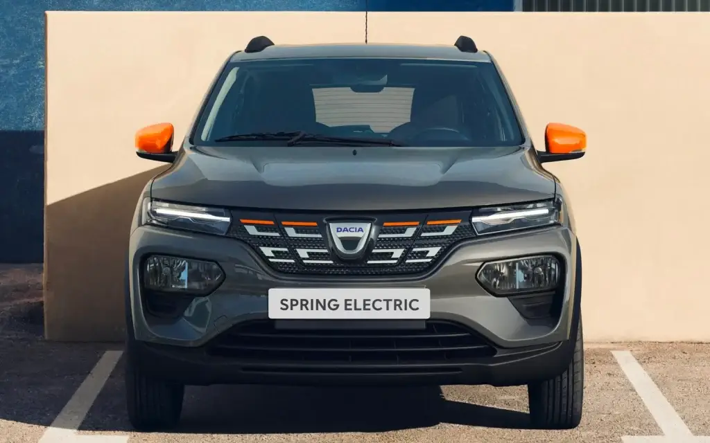 Dacia Spring Capot