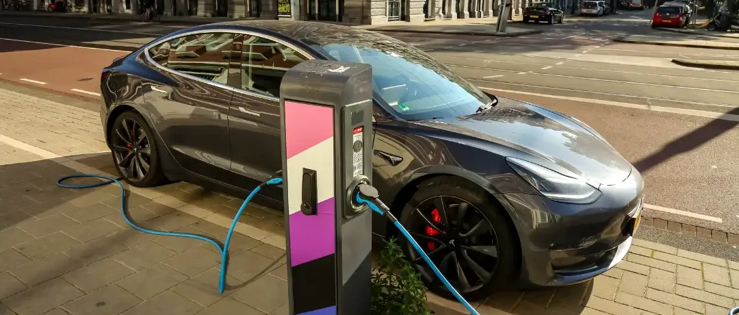 En plus de se recharger en 15 minutes, cette voiture électrique