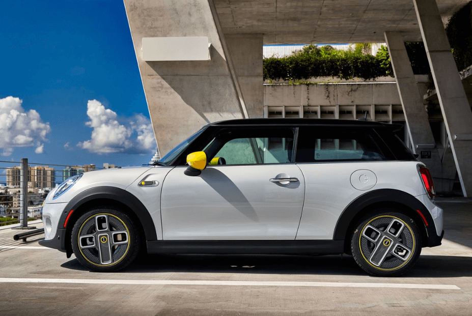 Mini Cooper SE côté