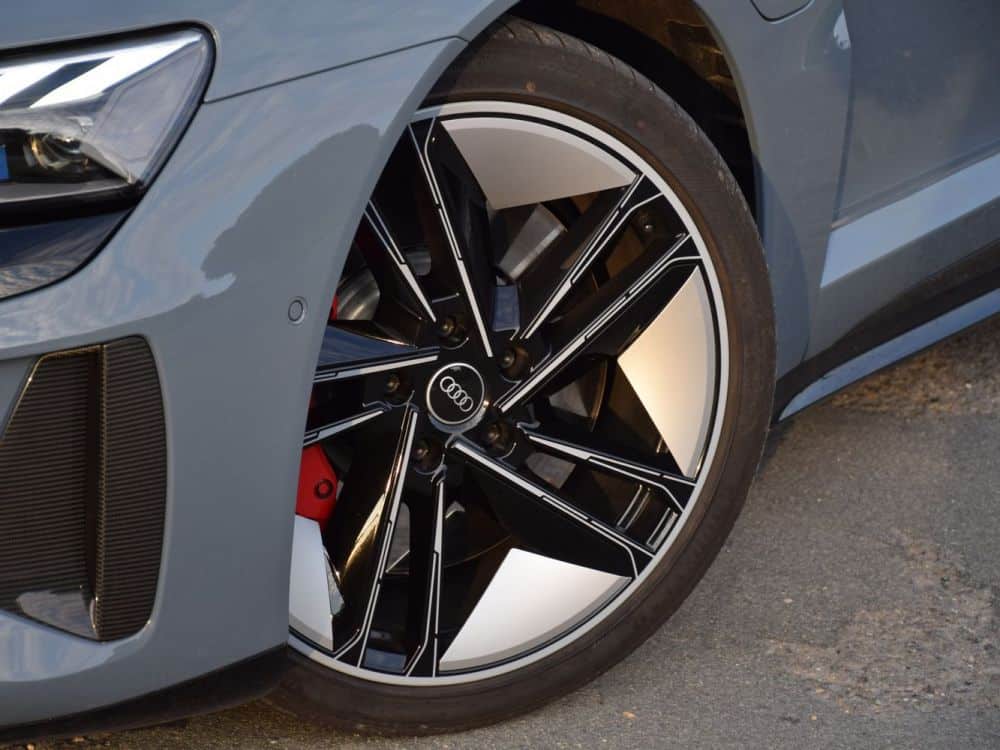 Audi RS 12 front rim