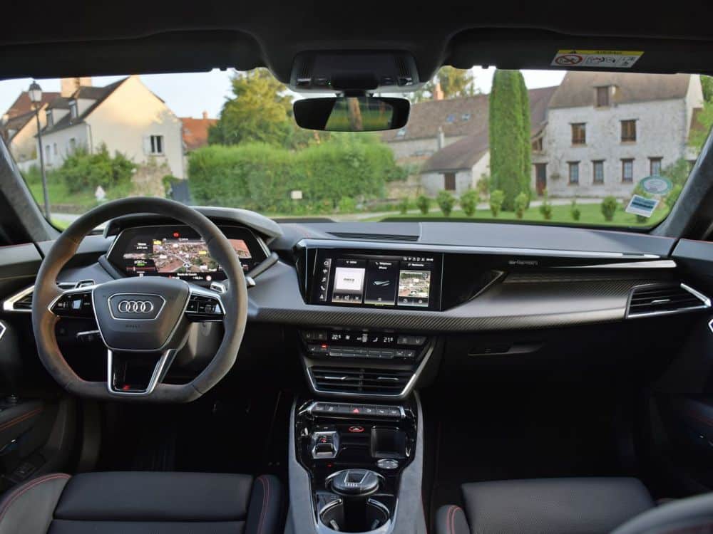 Audi RS 12 dashboard