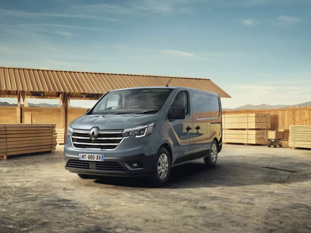 Renault Trafic van e-tech de face