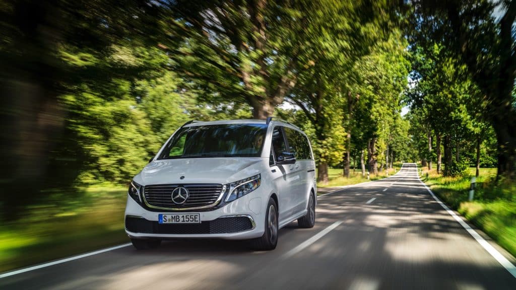 Mercedes EQV sur la route