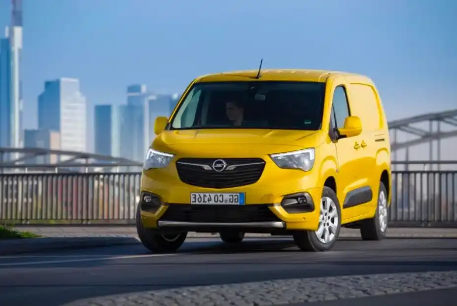 Nouveau modèle Opel Combo Cargo, Configurateur