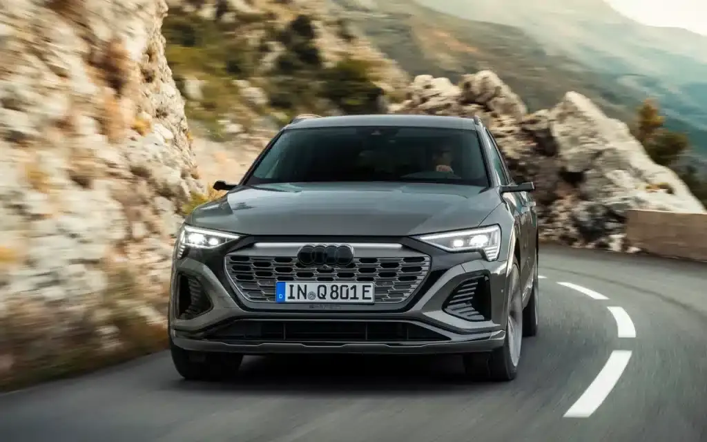 Audi Q8 55 e-tron avant