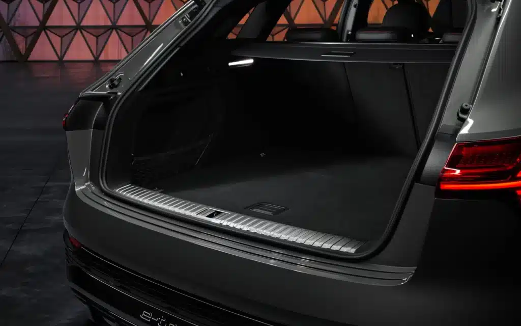 Audi Q8 55 e-tron coffre
