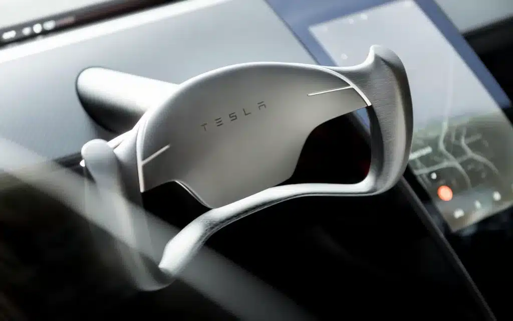 Tesla Roadster volant