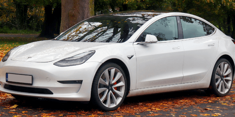 tesla model 3 blanche