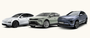 la tesla model y, la skoda elroq et la huyndai kona se tiennent côte à côte